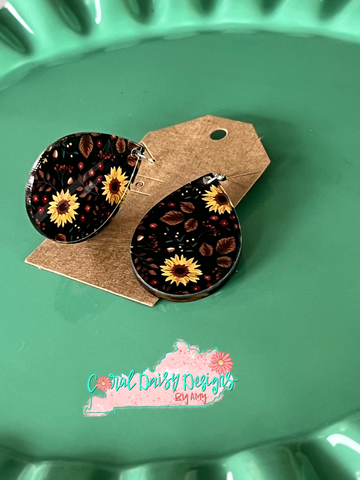 Black sunflower floral - EAR0003