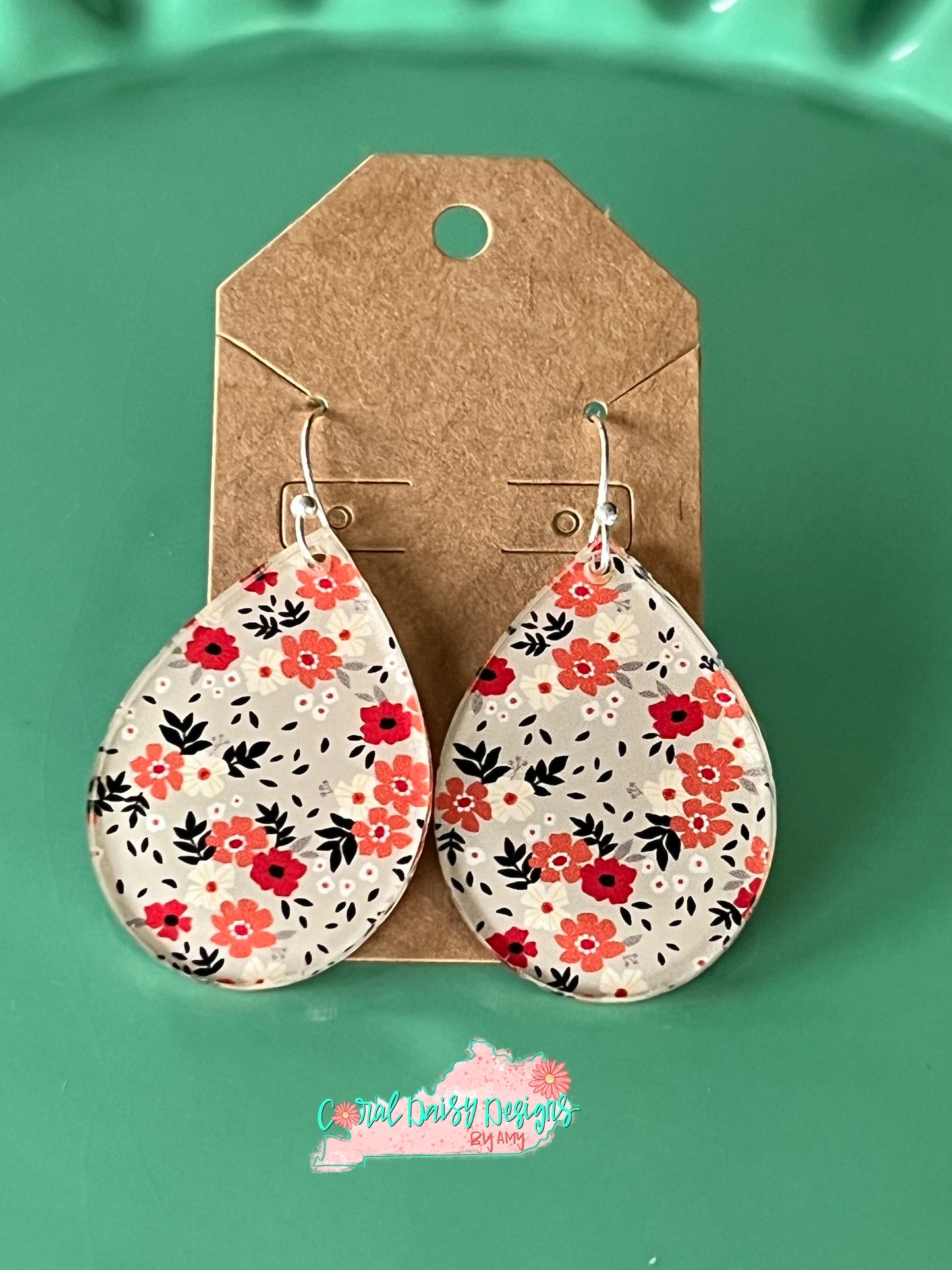 Light tan floral - EAR0001