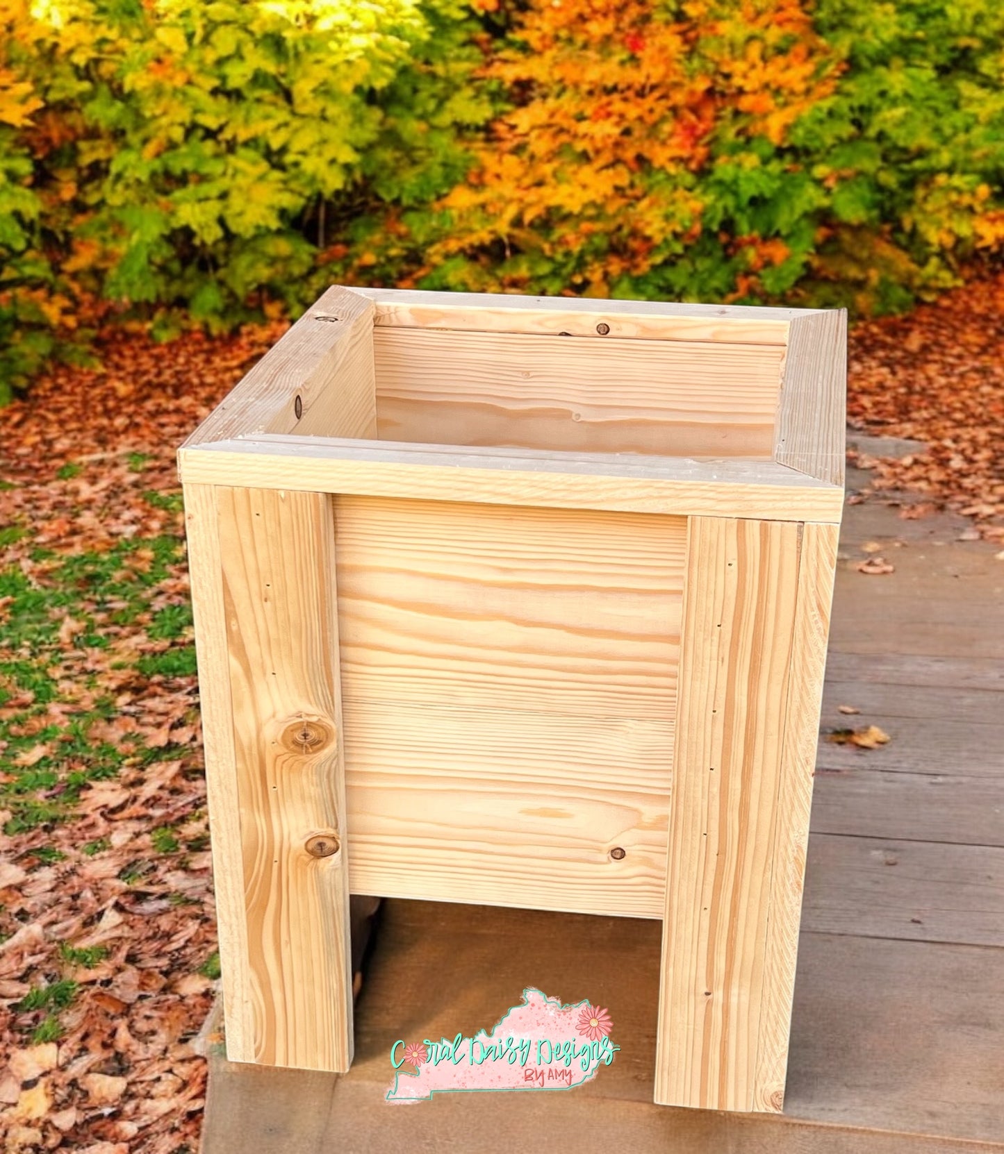 Shaker style wooden planter box - DAN001