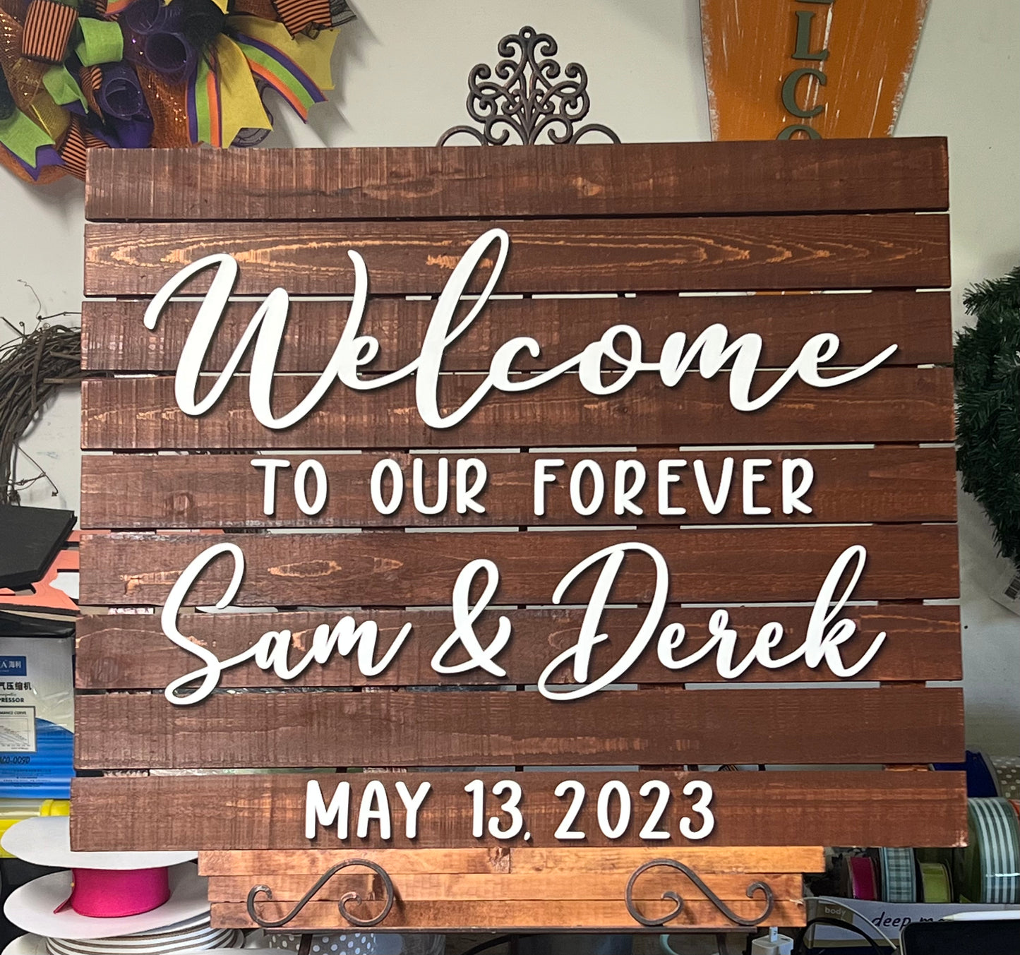 Customized wooden welcome sign - WEDD010