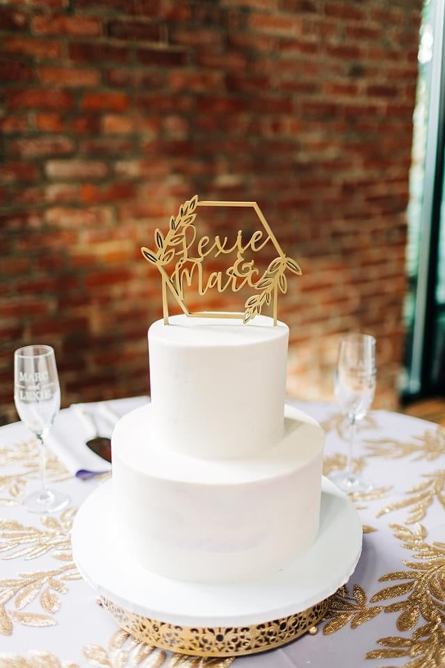 Mr. & Mrs. Wedding cake topper - TOPPER001